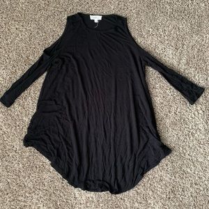 Cloud Chaser Cold Shoulder Top